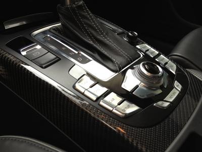personnalisation carbone console centrale Audi - AMS Lifting